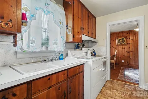 400 Briarwood Drive Charlotte NC 28215