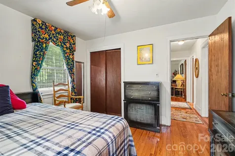 400 Briarwood Drive Charlotte NC 28215