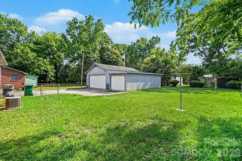 400 Briarwood Drive Charlotte NC 28215