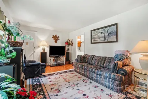 400 Briarwood Drive Charlotte NC 28215