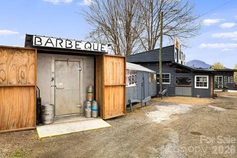 670 Oak Avenue Spruce Pine NC 28777