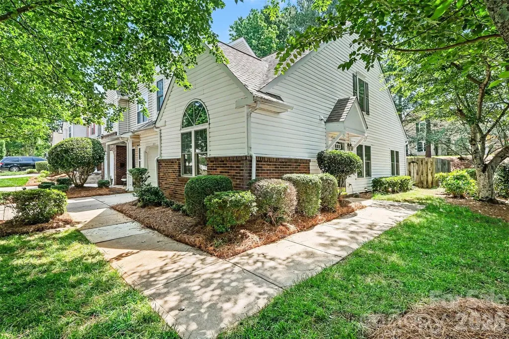 8929 Scotch Heather Way Charlotte NC 28277
