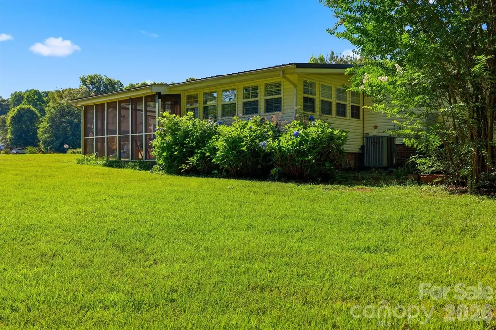 1604 Sugarfarm Road Catawba NC 28609