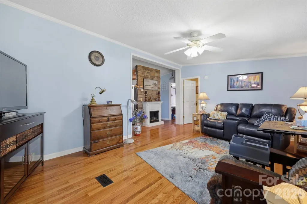 1604 Sugarfarm Road Catawba NC 28609