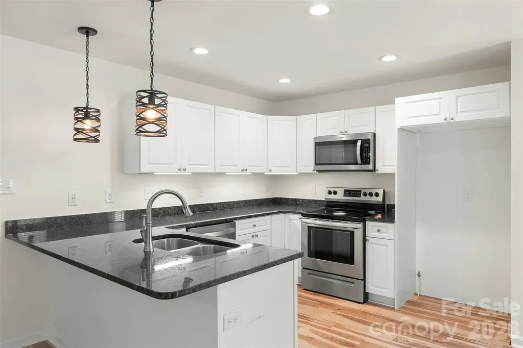 2201 Bow Brook Trail Matthews NC 28104
