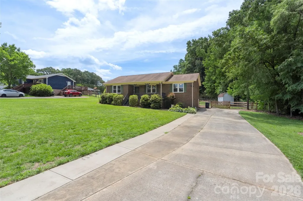 2201 Bow Brook Trail Matthews NC 28104