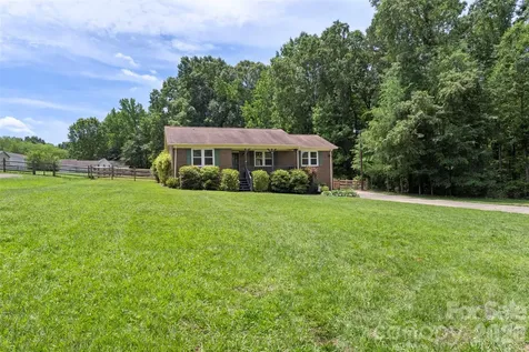 2201 Bow Brook Trail Matthews NC 28104