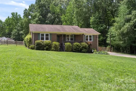 2201 Bow Brook Trail Matthews NC 28104