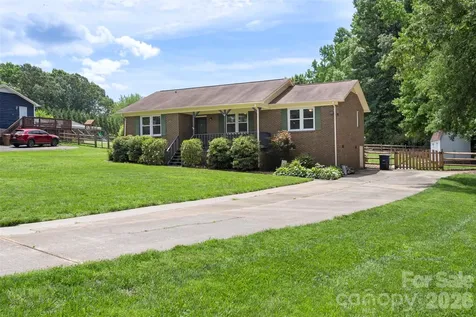 2201 Bow Brook Trail Matthews NC 28104