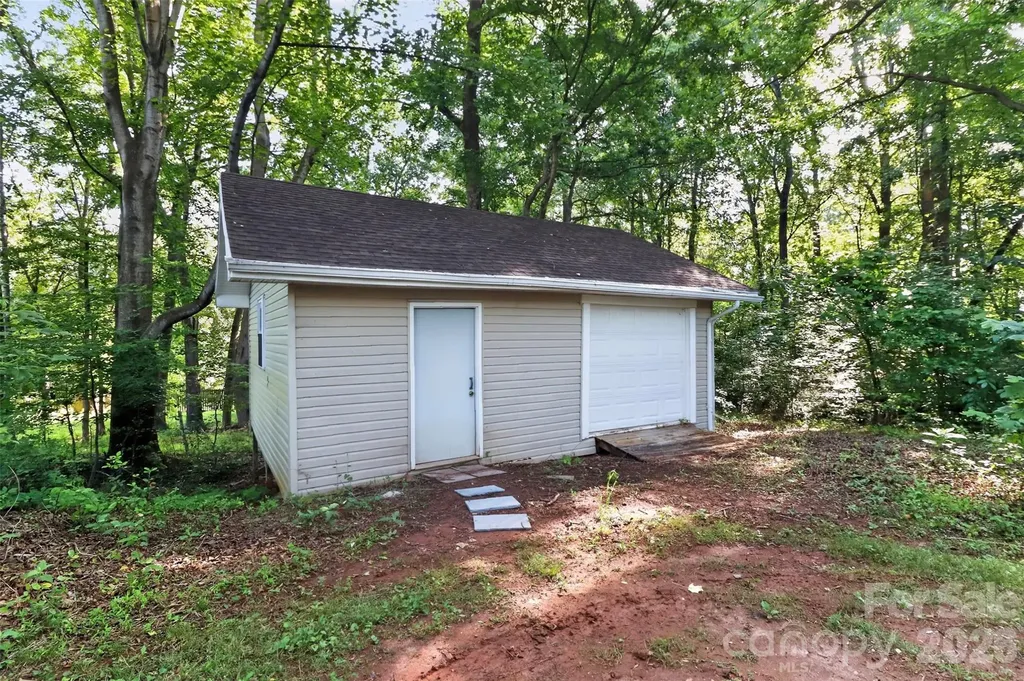 18032 Barnhardt Road Davidson NC 28036