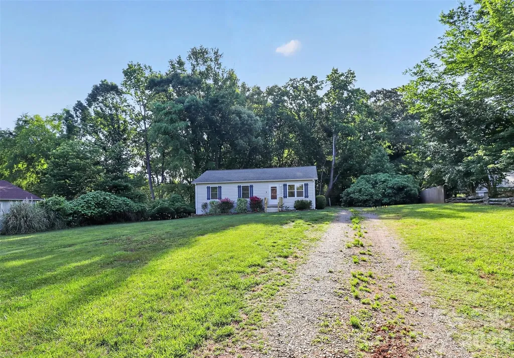 18032 Barnhardt Road Davidson NC 28036