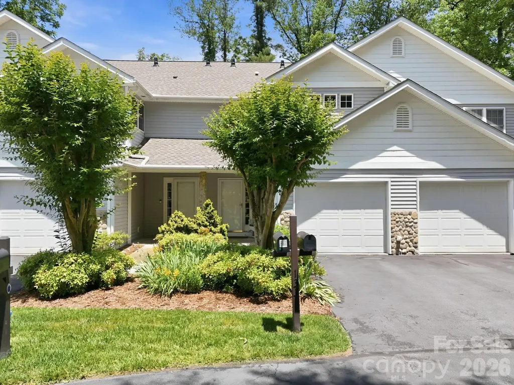 135 Ewarts Pond Road Hendersonville NC 28739