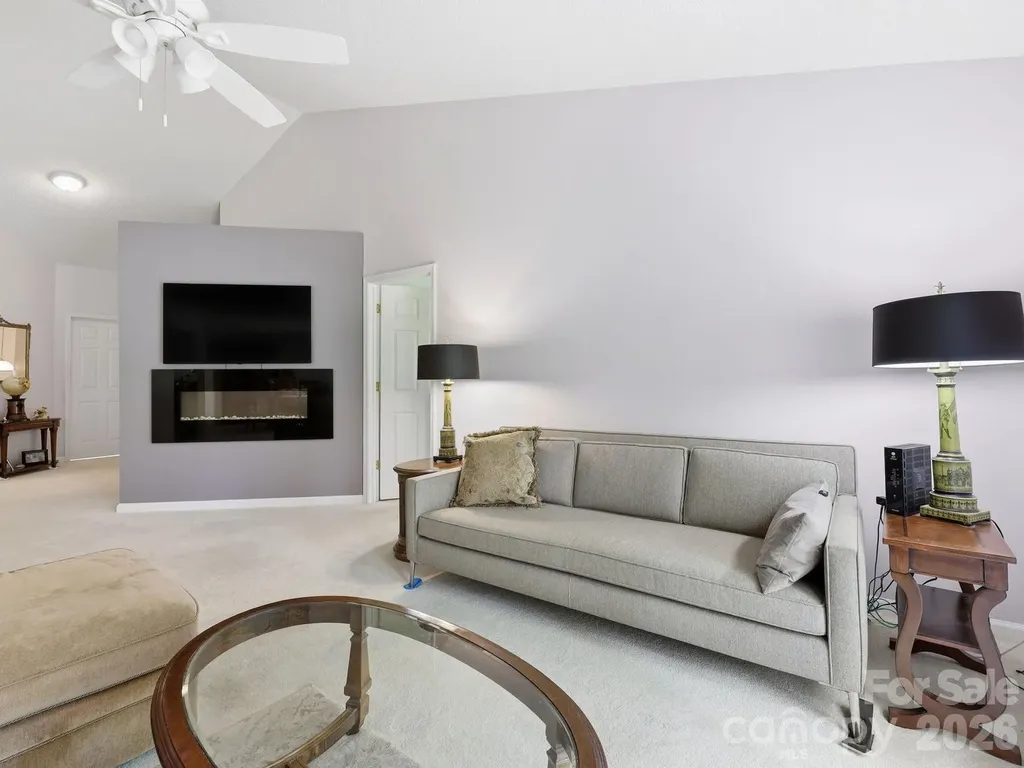 135 Ewarts Pond Road Hendersonville NC 28739