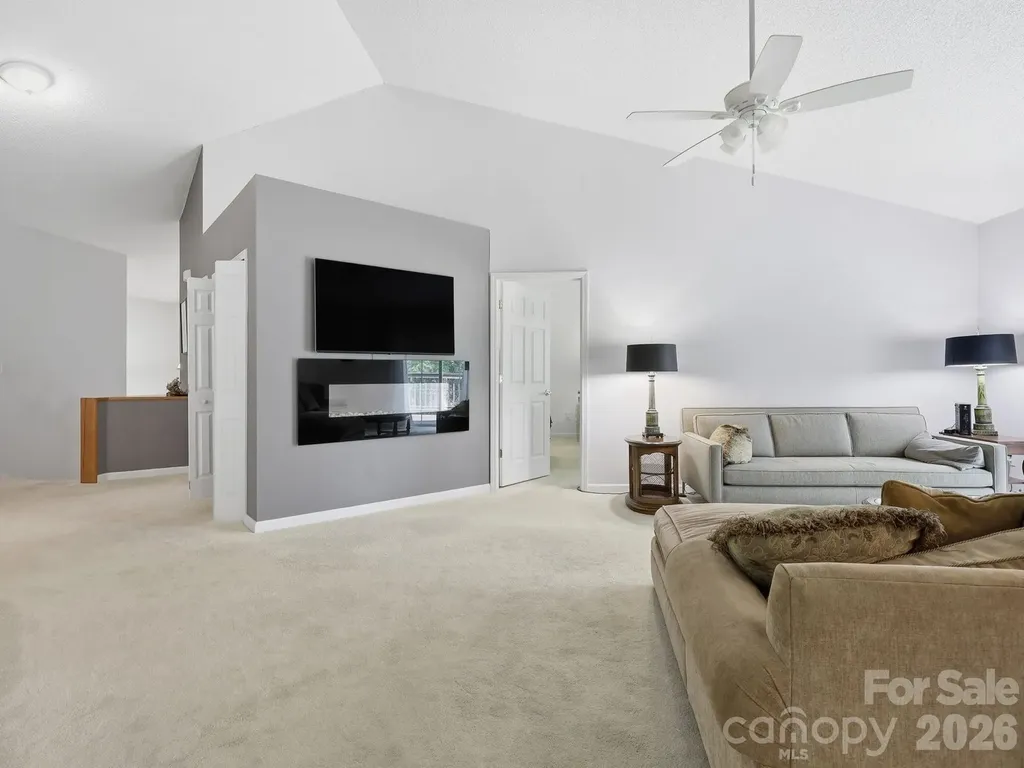 135 Ewarts Pond Road Hendersonville NC 28739