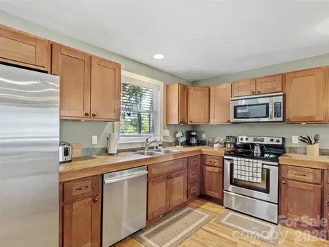 5 Fieldtop Lane Arden NC 28704