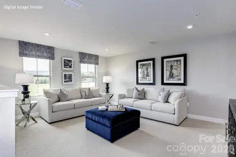 909 Heathway Drive Charlotte NC 28213