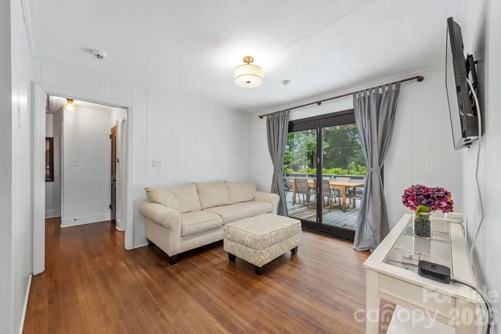 3227 Driftwood Drive Charlotte NC 28205