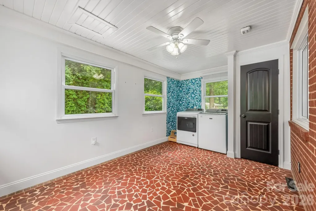3227 Driftwood Drive Charlotte NC 28205