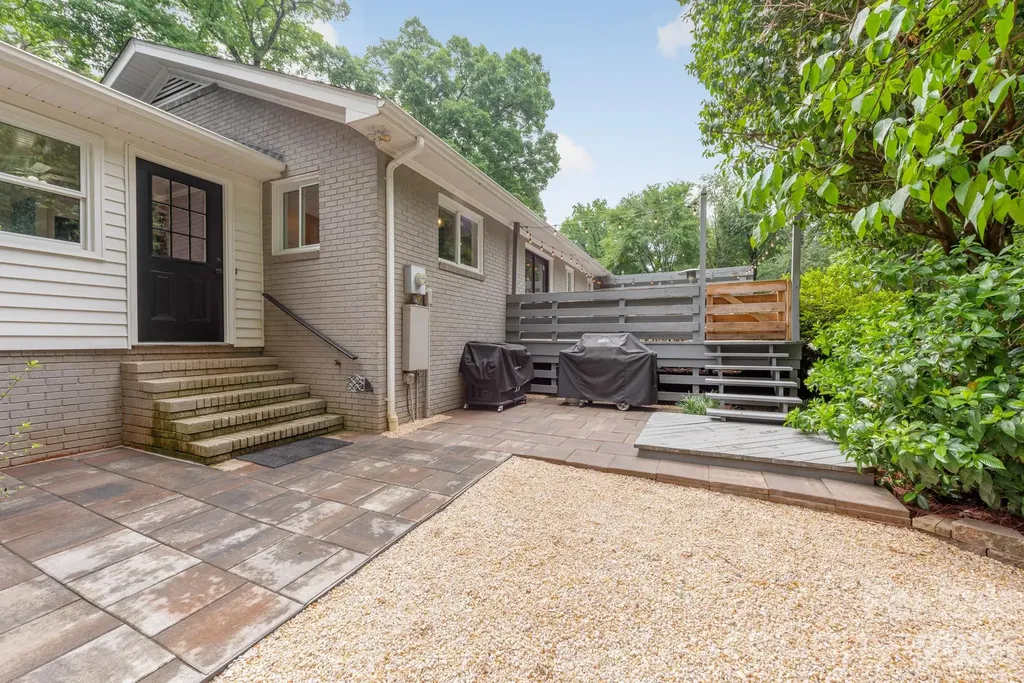 3227 Driftwood Drive Charlotte NC 28205