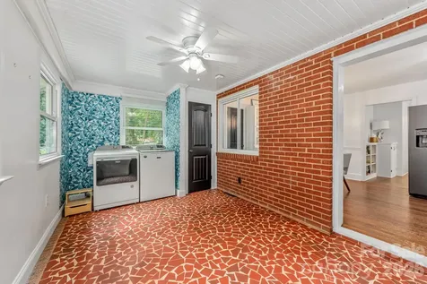 3227 Driftwood Drive Charlotte NC 28205