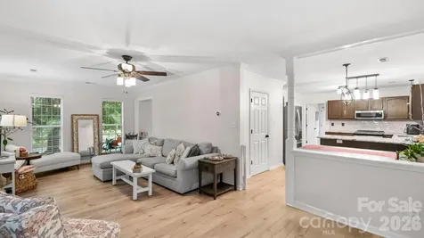 6901 Daerwood Place Charlotte NC 28215