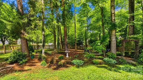 6901 Daerwood Place Charlotte NC 28215