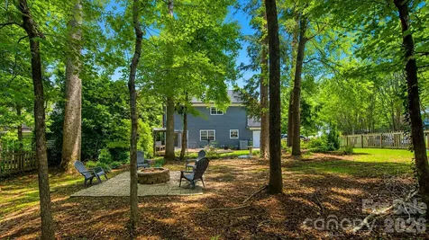 6901 Daerwood Place Charlotte NC 28215