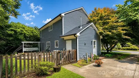 6901 Daerwood Place Charlotte NC 28215
