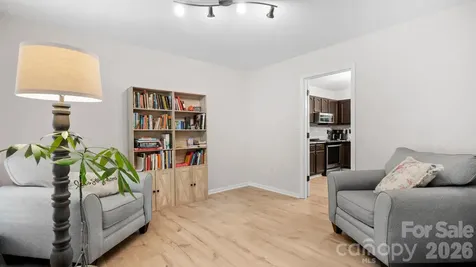 6901 Daerwood Place Charlotte NC 28215
