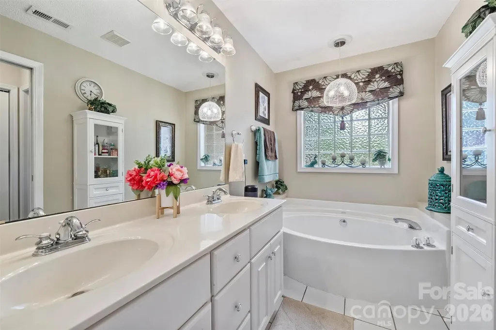 1302 Laurel Woods Drive Gastonia NC 28052