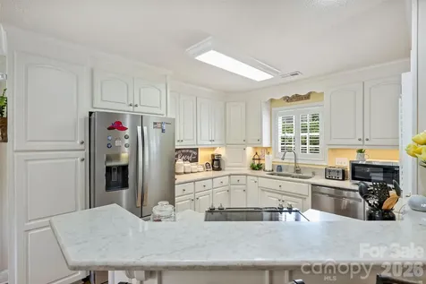 1302 Laurel Woods Drive Gastonia NC 28052