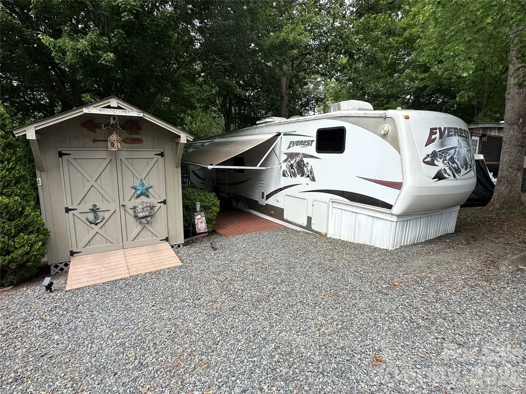114 Oak Street New London NC 28127