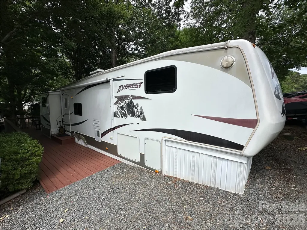 114 Oak Street New London NC 28127