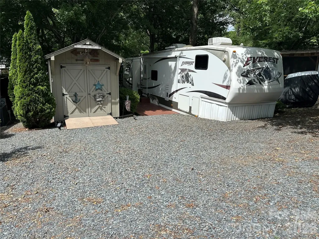 114 Oak Street New London NC 28127