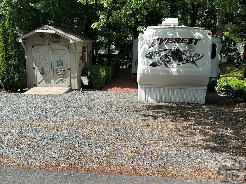 114 Oak Street New London NC 28127