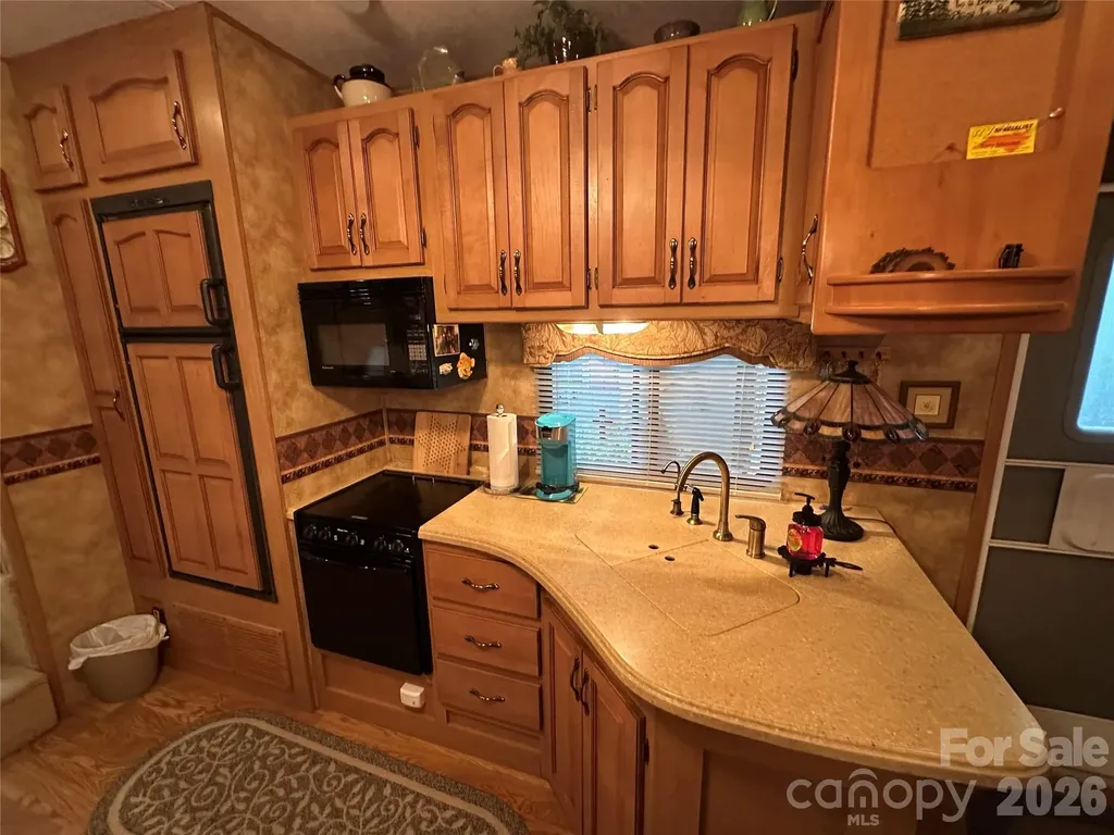 114 Oak Street New London NC 28127