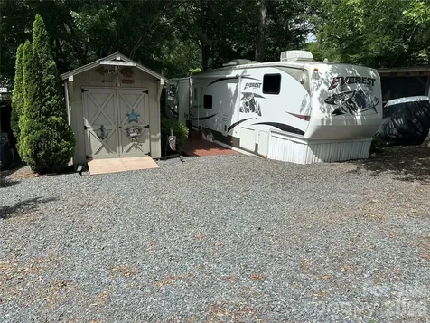 114 Oak Street New London NC 28127