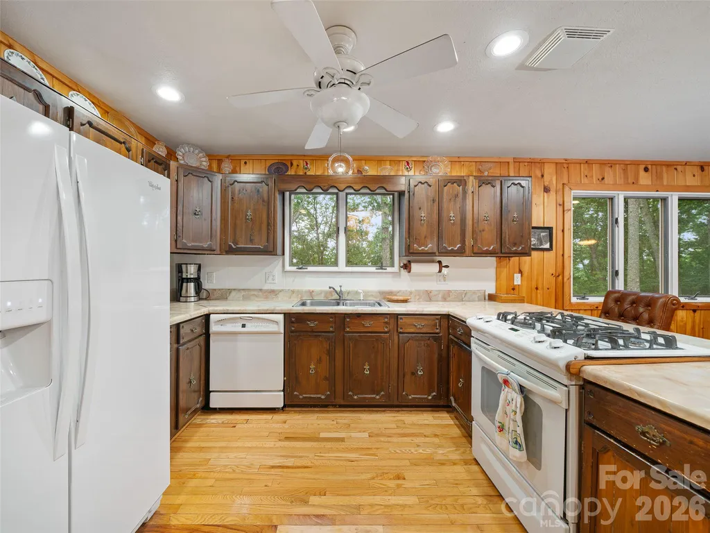 820 Wild Rose Lane Burnsville NC 28714