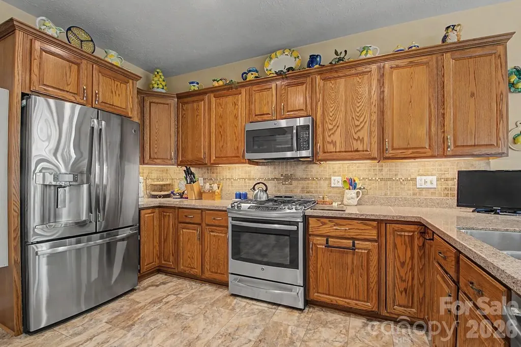 606 Carriage Commons Drive Hendersonville NC 28791