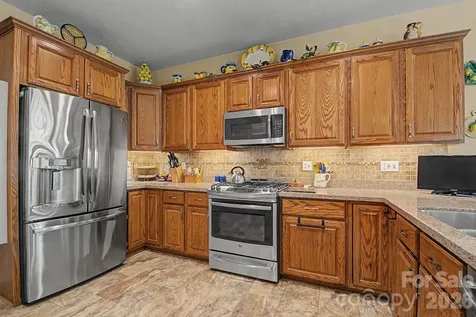 606 Carriage Commons Drive Hendersonville NC 28791
