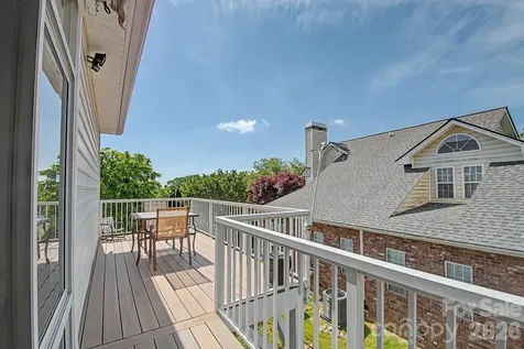 606 Carriage Commons Drive Hendersonville NC 28791