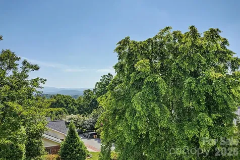 606 Carriage Commons Drive Hendersonville NC 28791