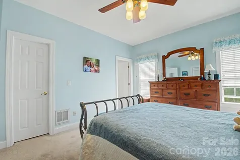 606 Carriage Commons Drive Hendersonville NC 28791