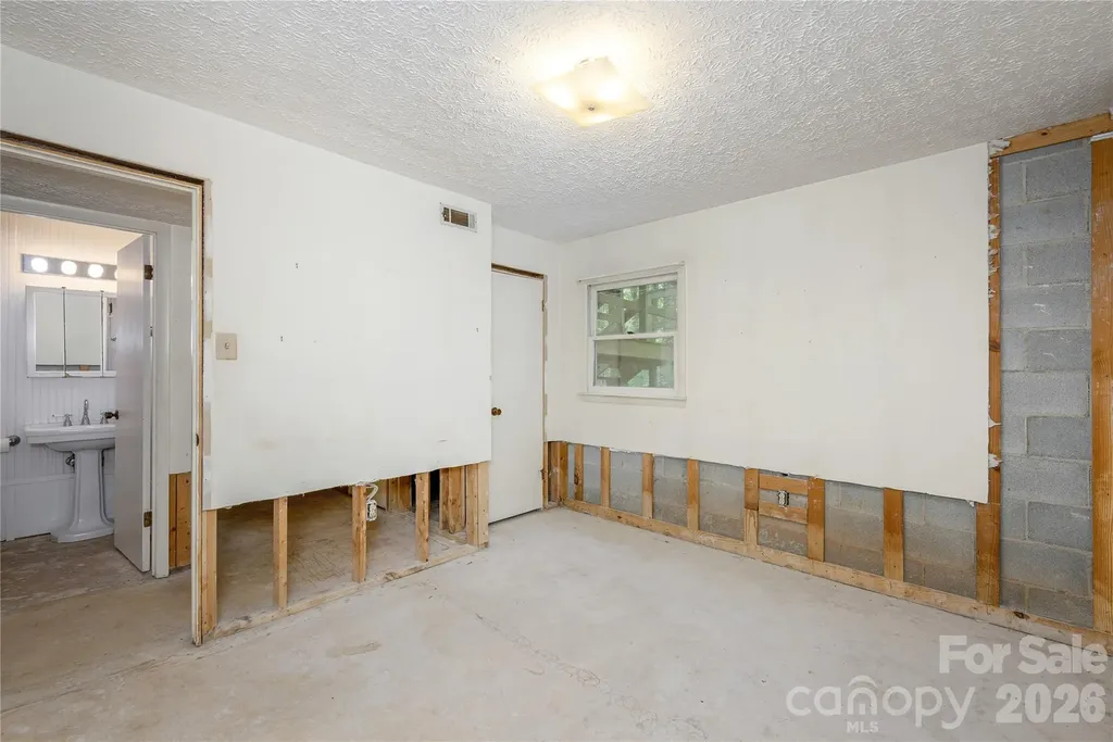 102 Valley Vista Drive Black Mountain NC 28711