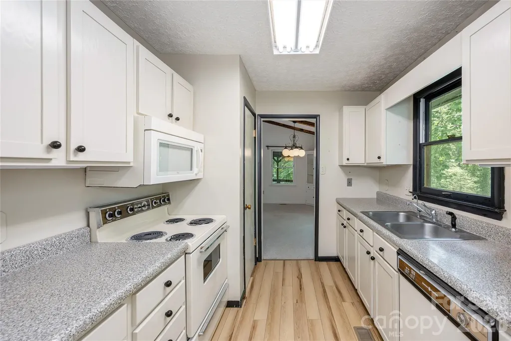 102 Valley Vista Drive Black Mountain NC 28711