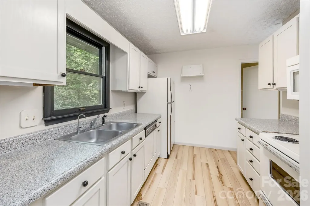 102 Valley Vista Drive Black Mountain NC 28711