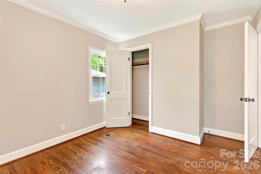 24 Dallas Street Asheville NC 28806