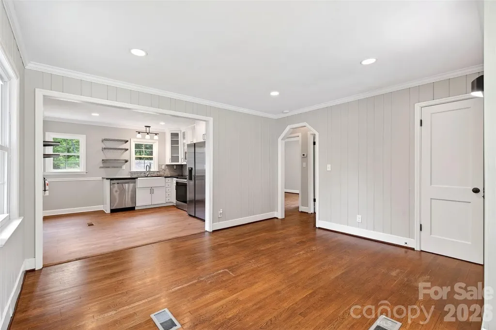 24 Dallas Street Asheville NC 28806