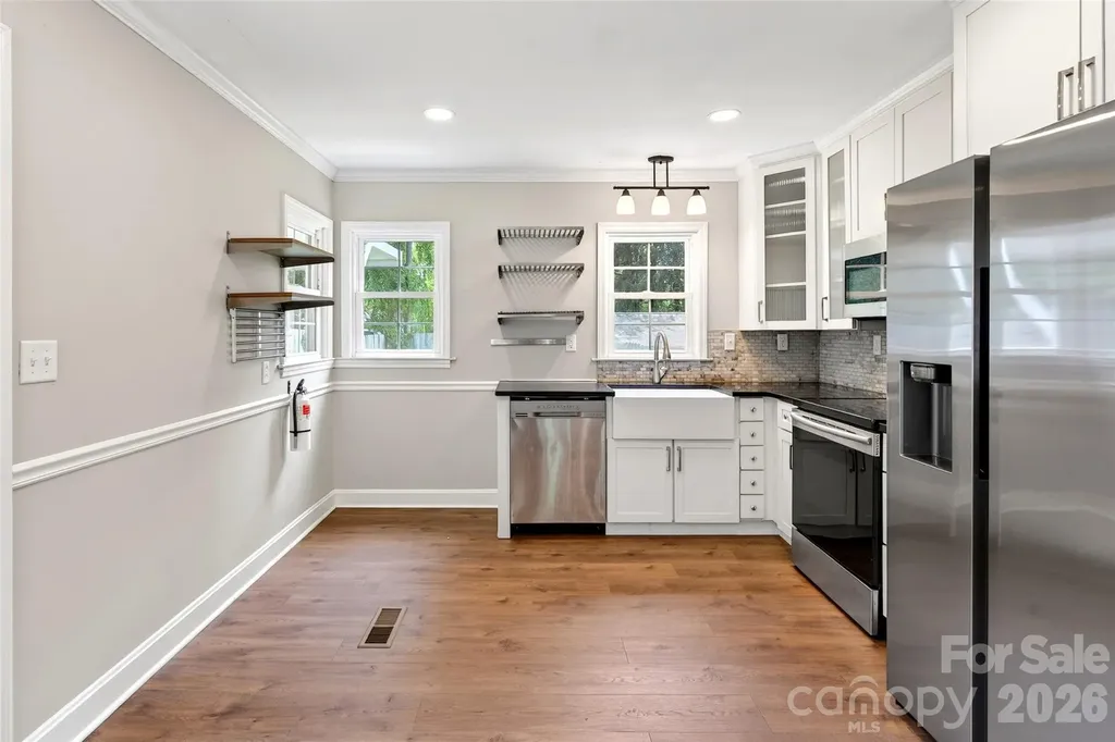 24 Dallas Street Asheville NC 28806