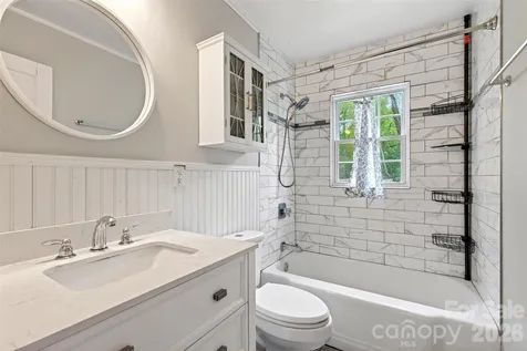 24 Dallas Street Asheville NC 28806